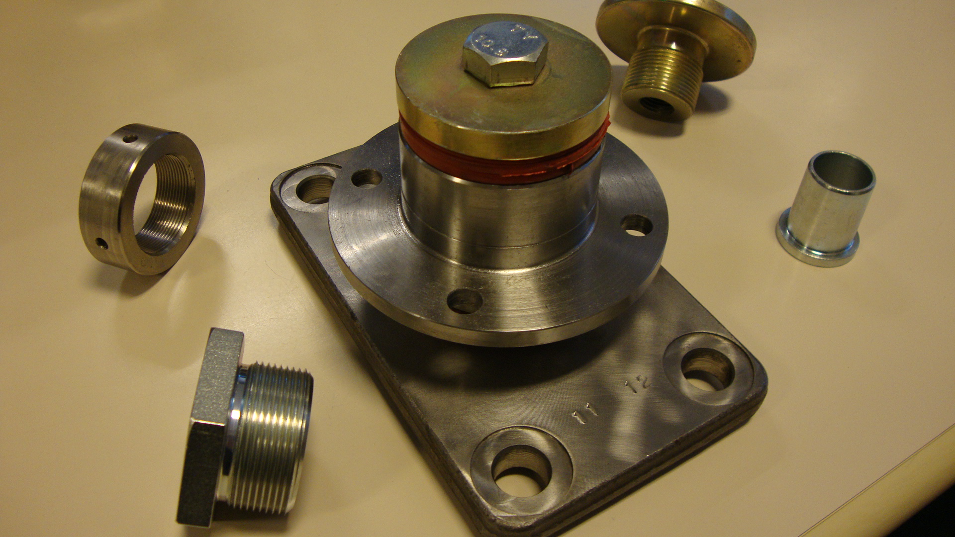 internal and extrenal threaded parts