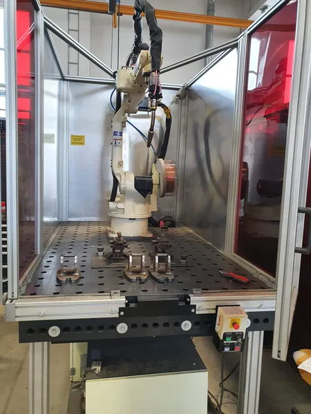 Schweißroboter OTC MIG / MAG