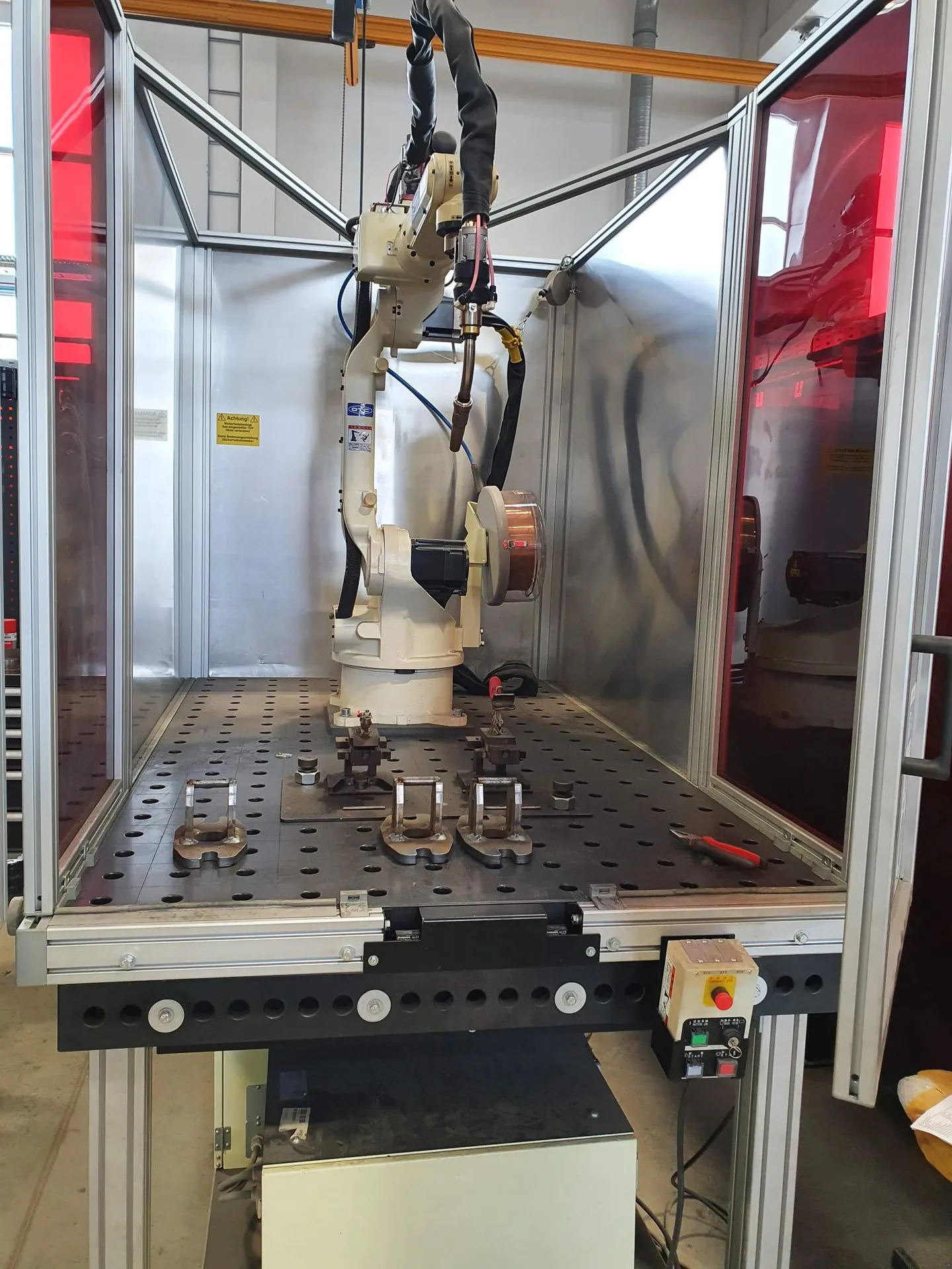 Schweißroboter OTC MIG / MAG