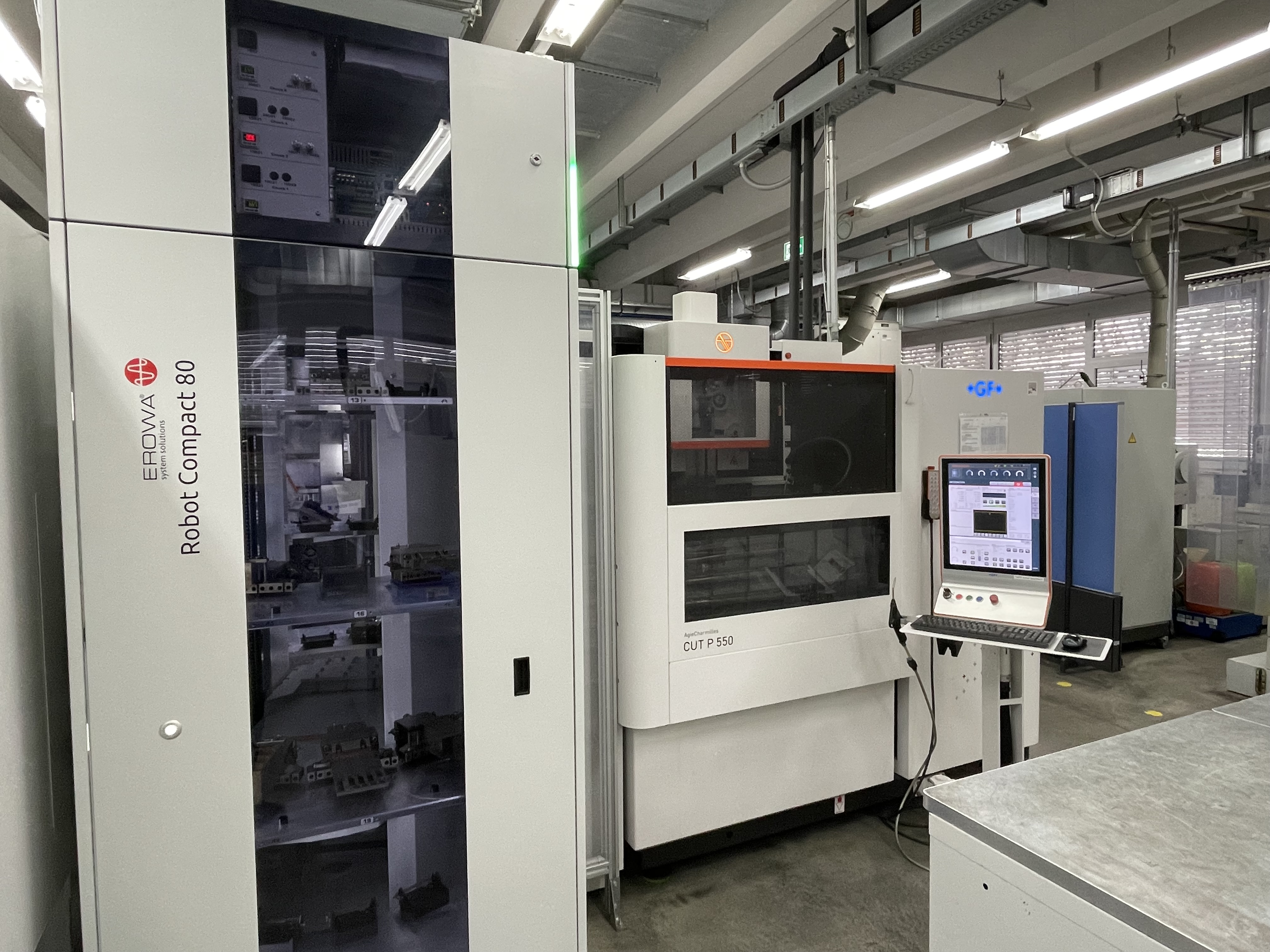 2x GF Cut P 550 mit Roboter Erowa
