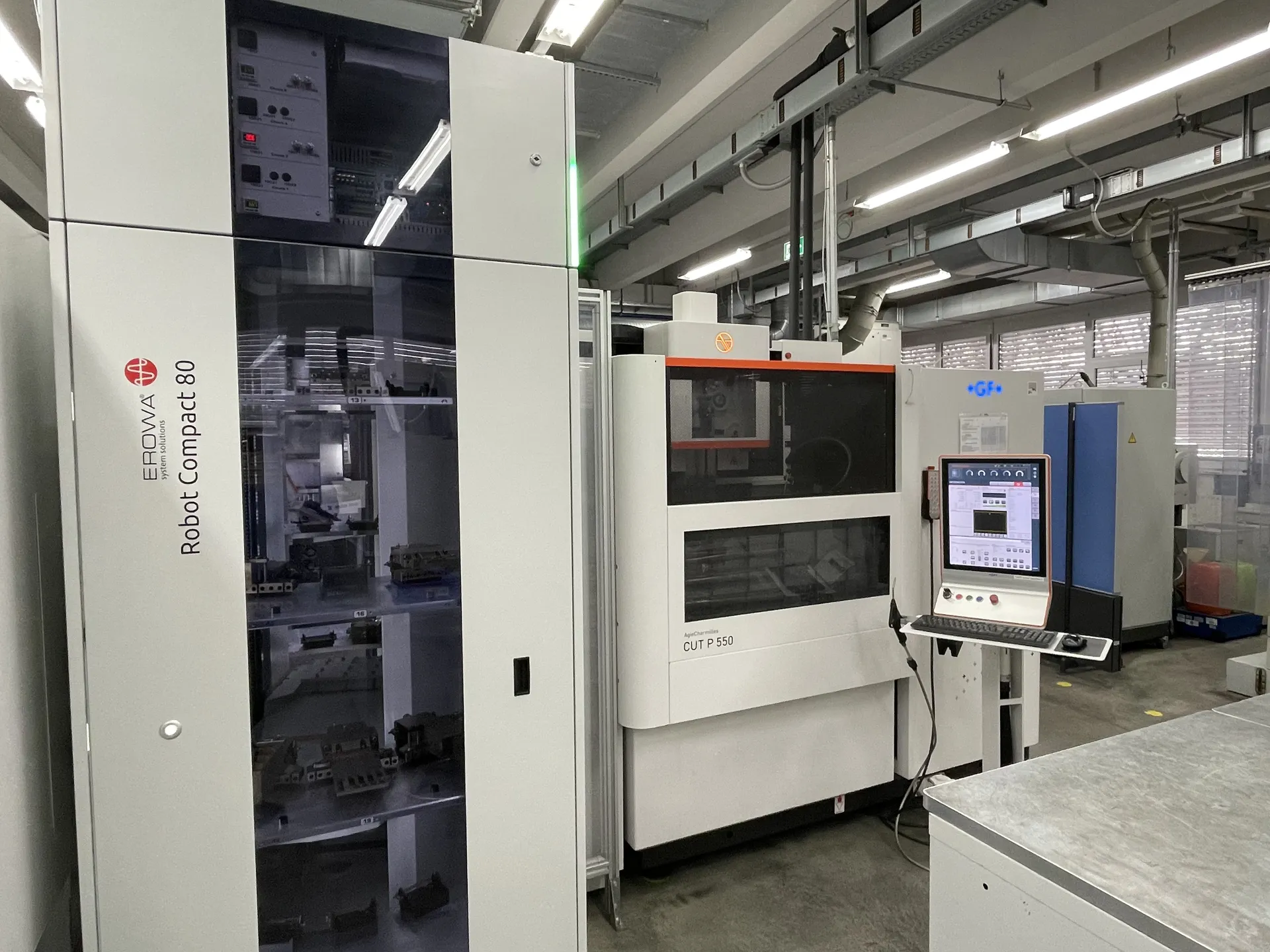 2x GF Cut P 550 mit Roboter Erowa