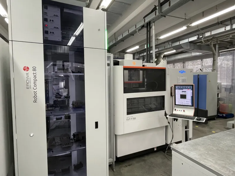 2x GF Cut P 550 mit Roboter Erowa
