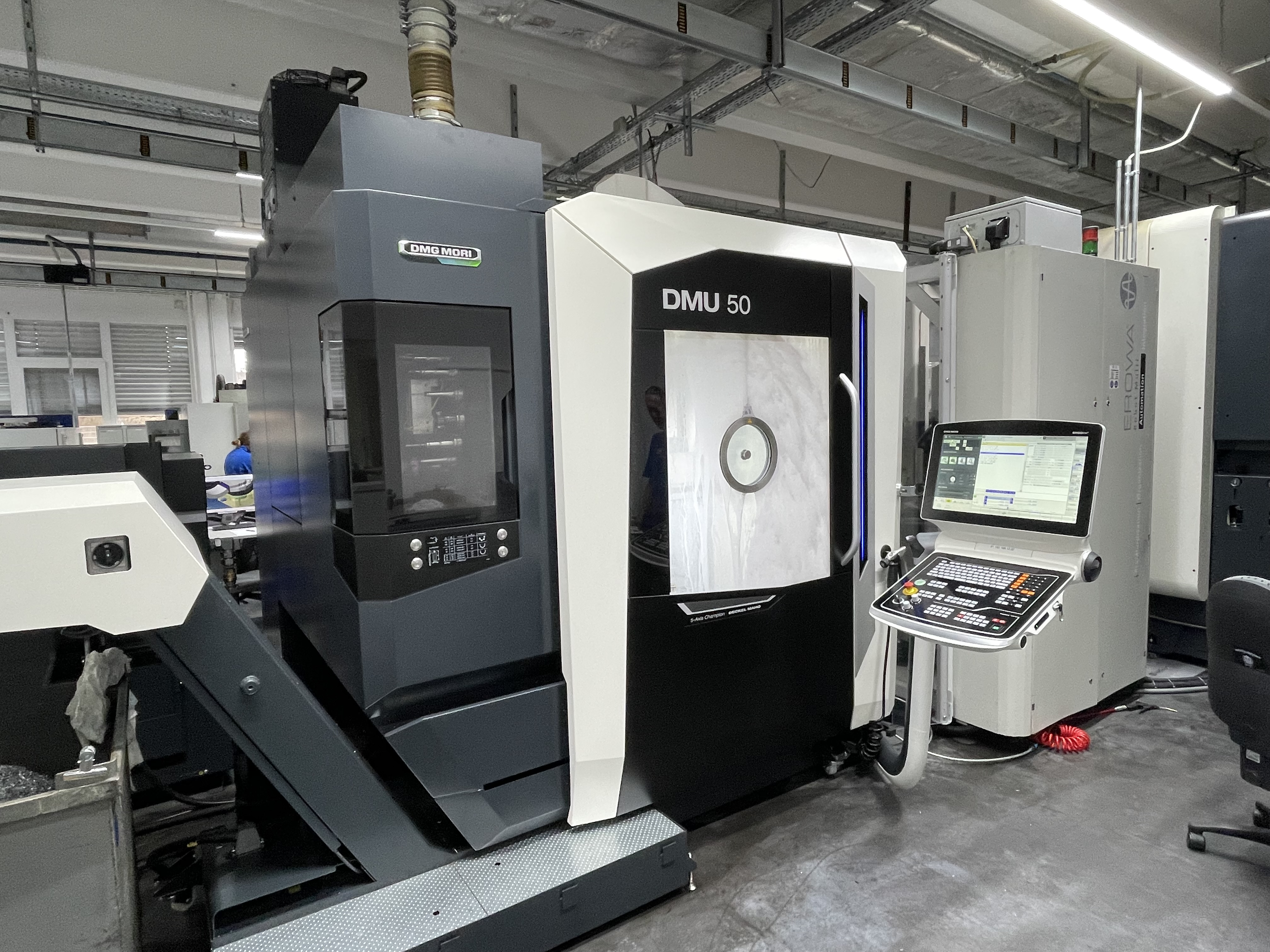 DMU 50 mit Roboter Erowa