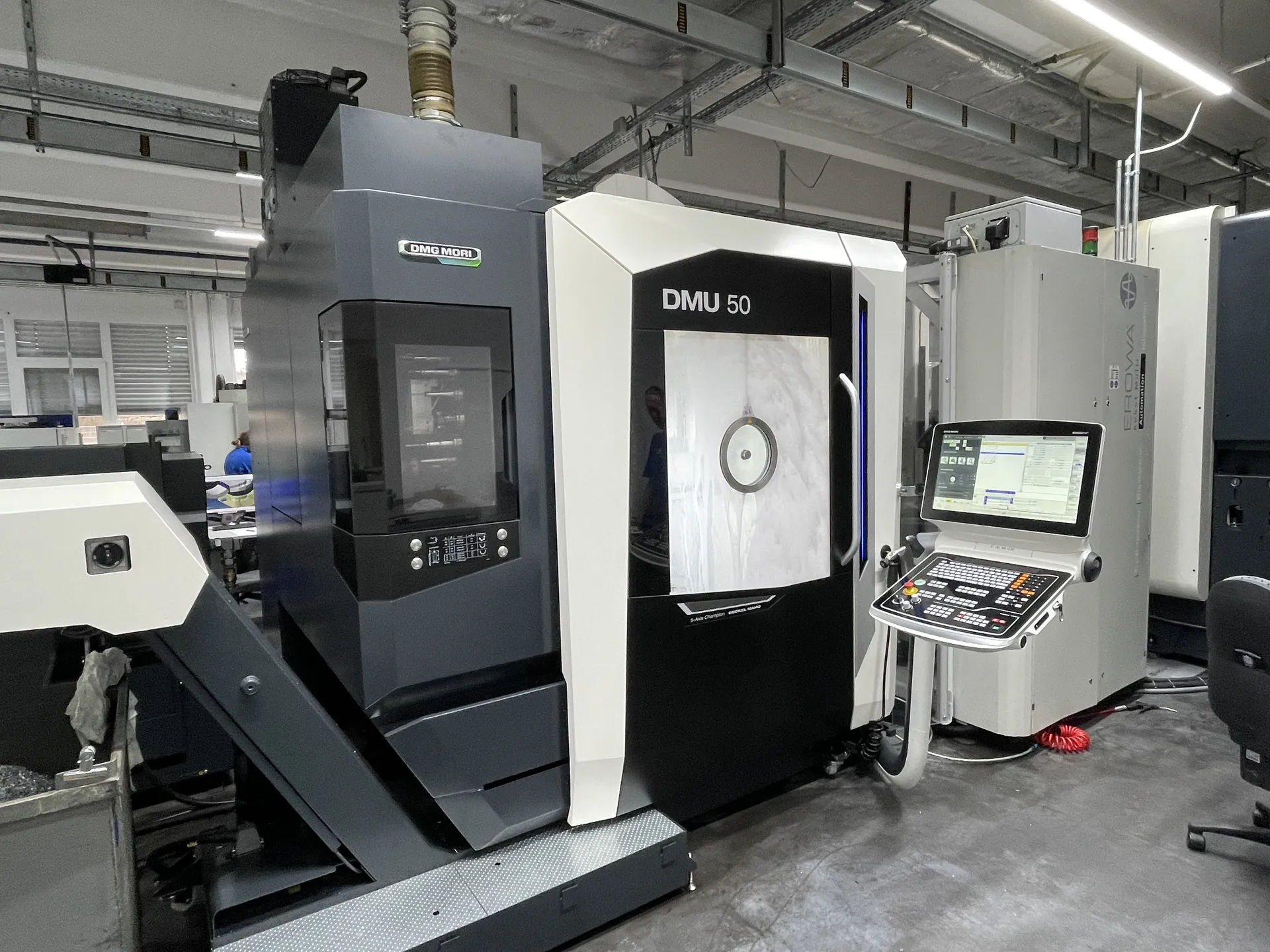 DMU 50 mit Roboter Erowa