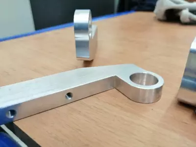 Befestigungselement mit Lagersitz