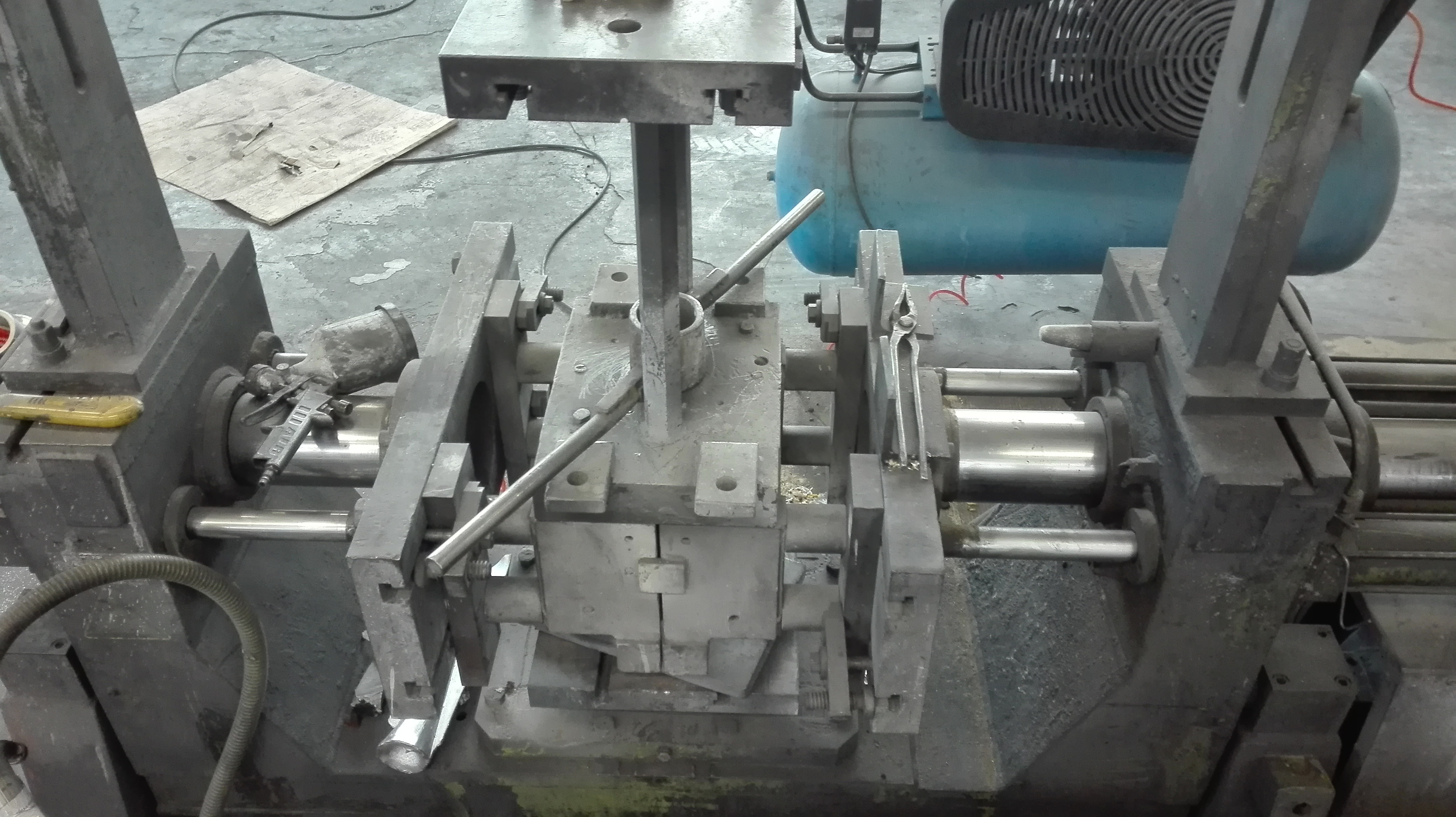 Gravity casting machine