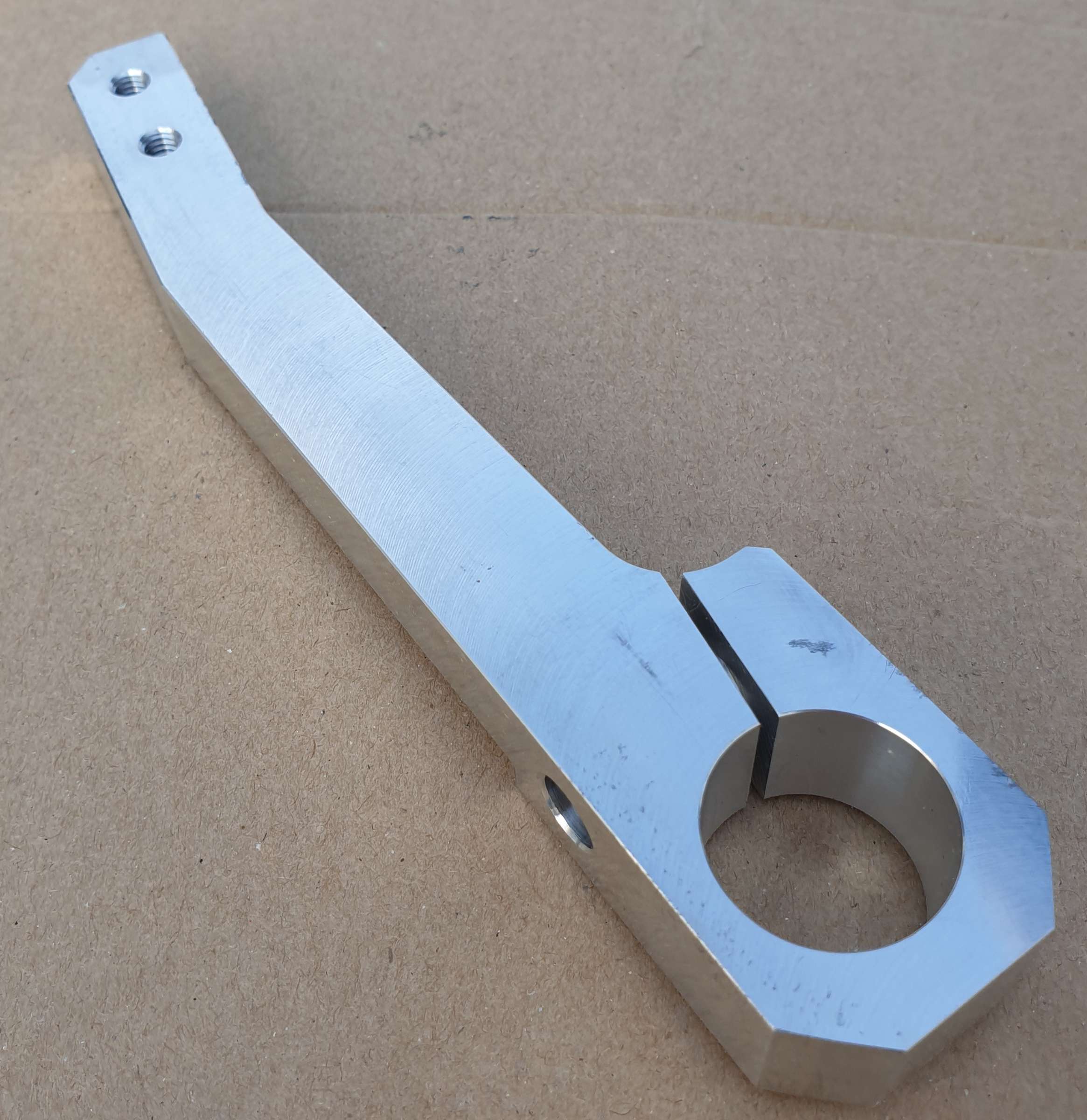 Halter poliert