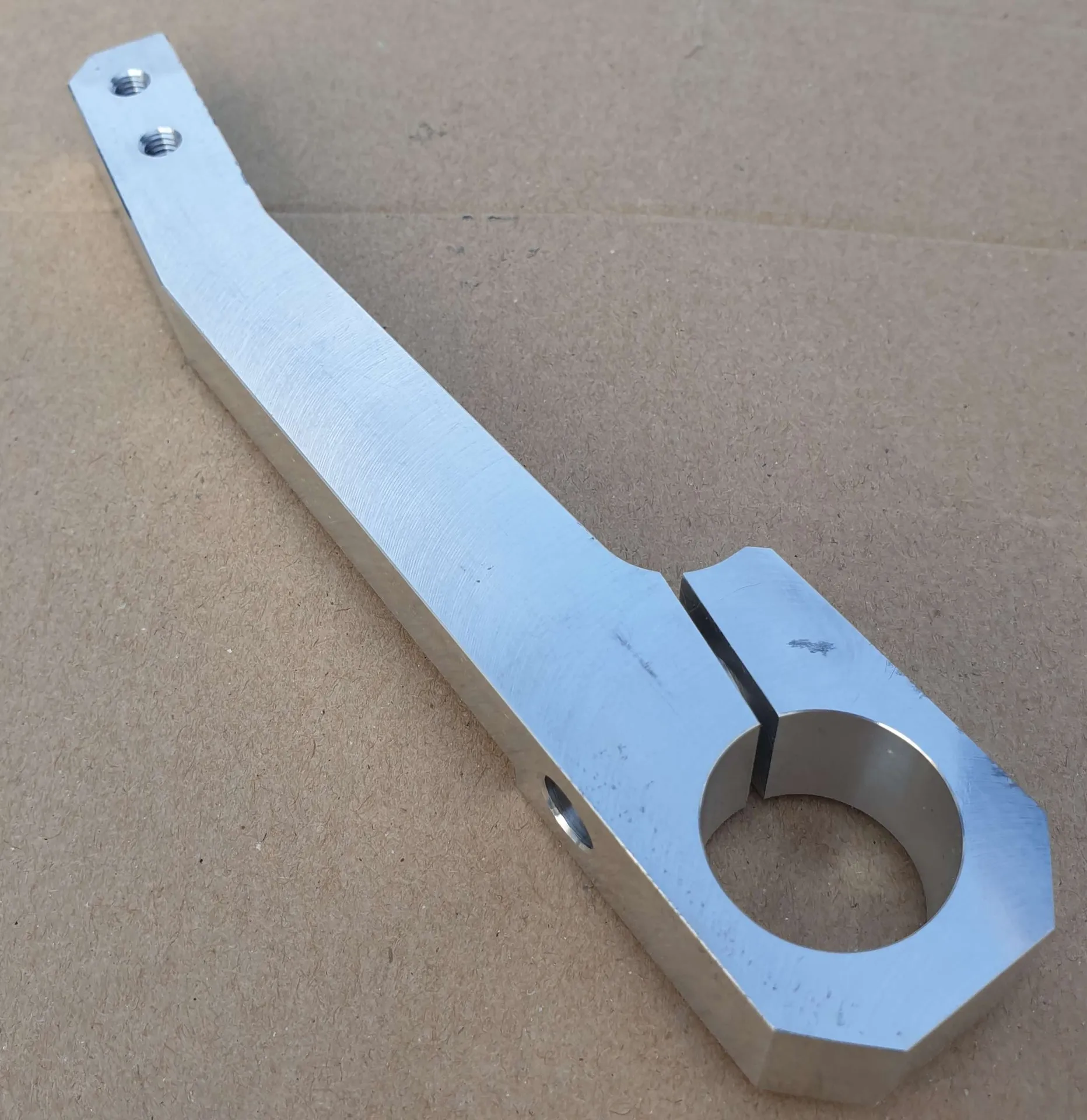 Halter poliert