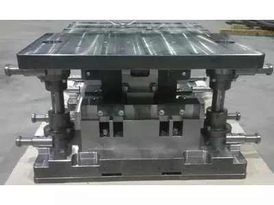 Tool for bending sheetmetal