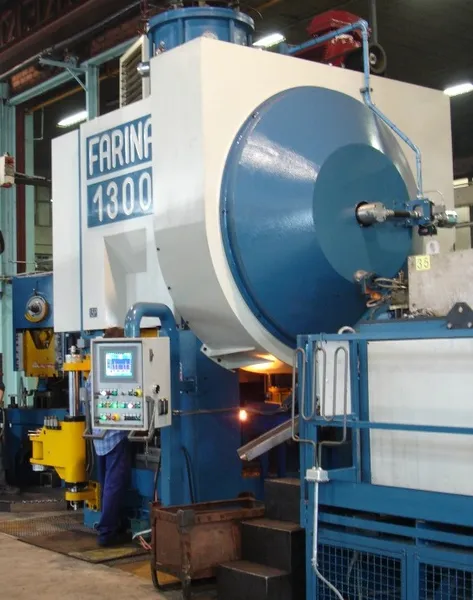 Presse 1.300 Ton.