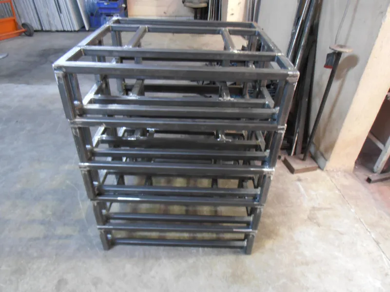 Metal palettes
