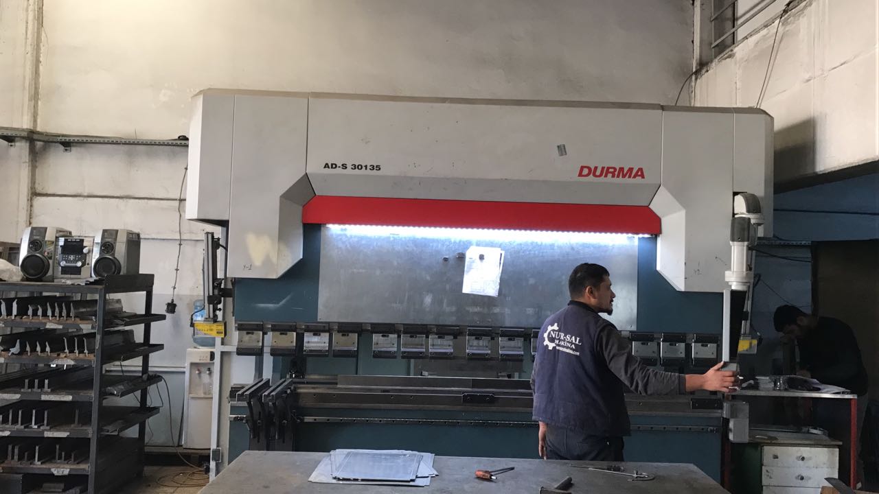 CNC Bending Machine