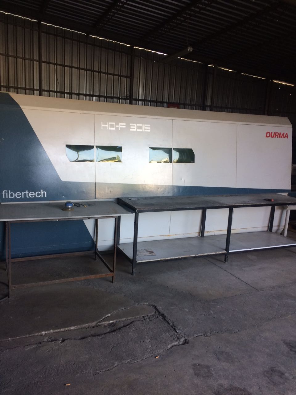 Laser cutting machine