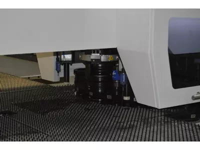 Masina-de-stantat-CNC