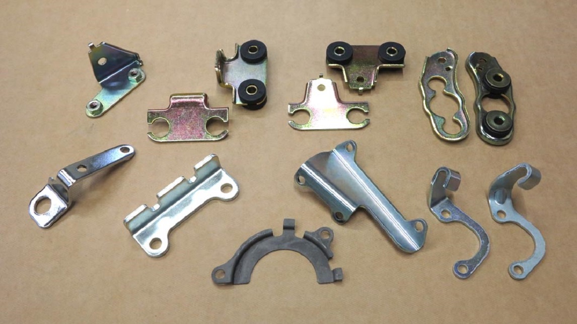 Stutzen und Tragbugel/ Mounts and brackets