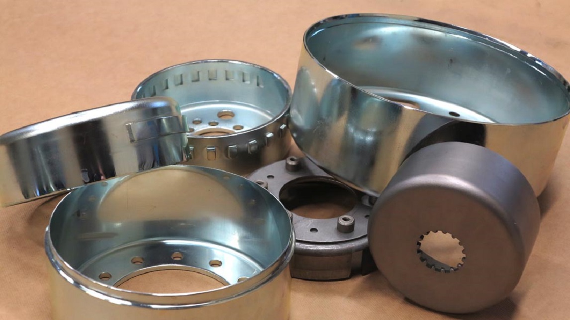 Tiefgezogene Teile fur Schwungrader / Deep drawn components for flywheels