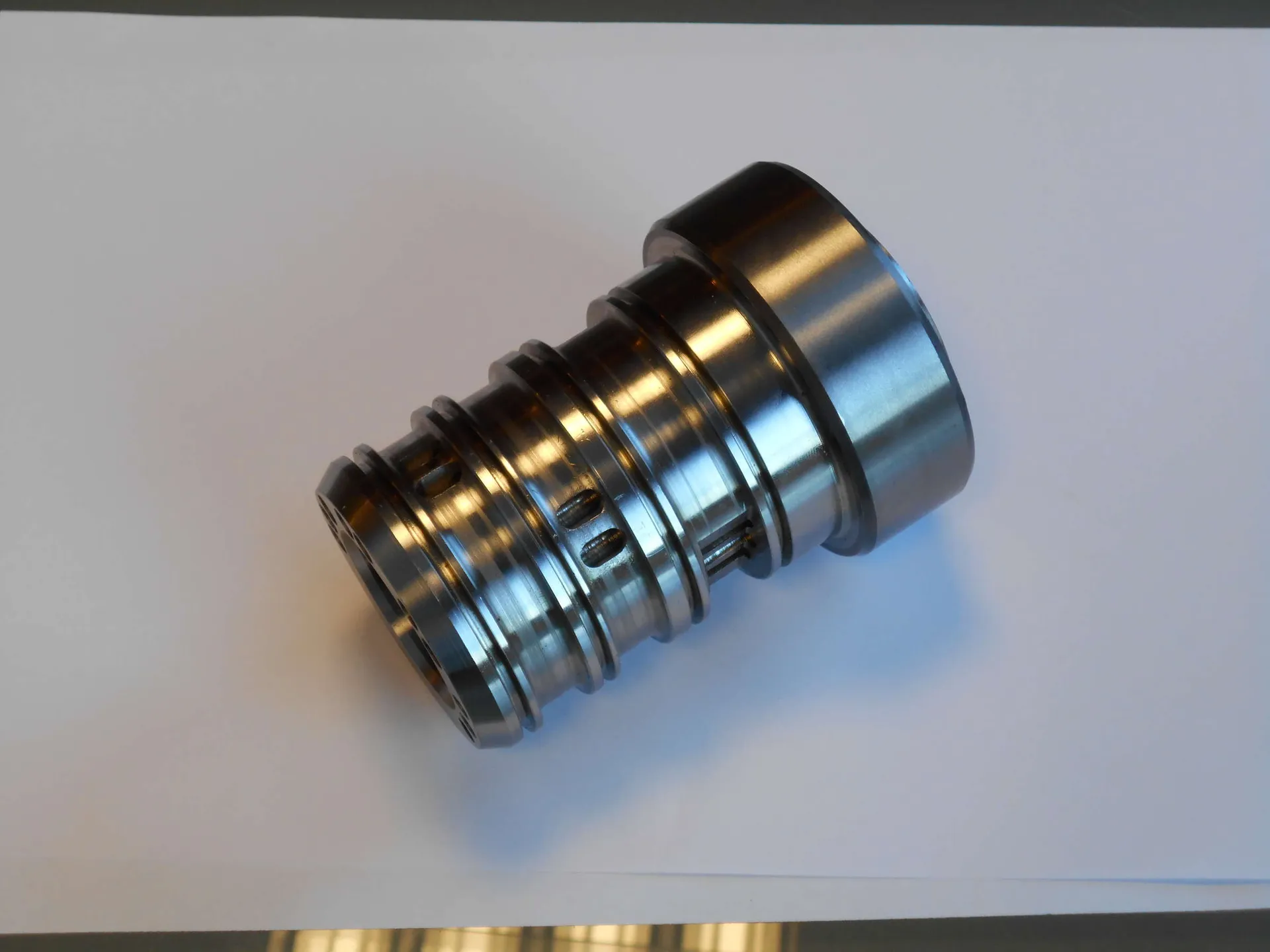 Hydraulic distributor