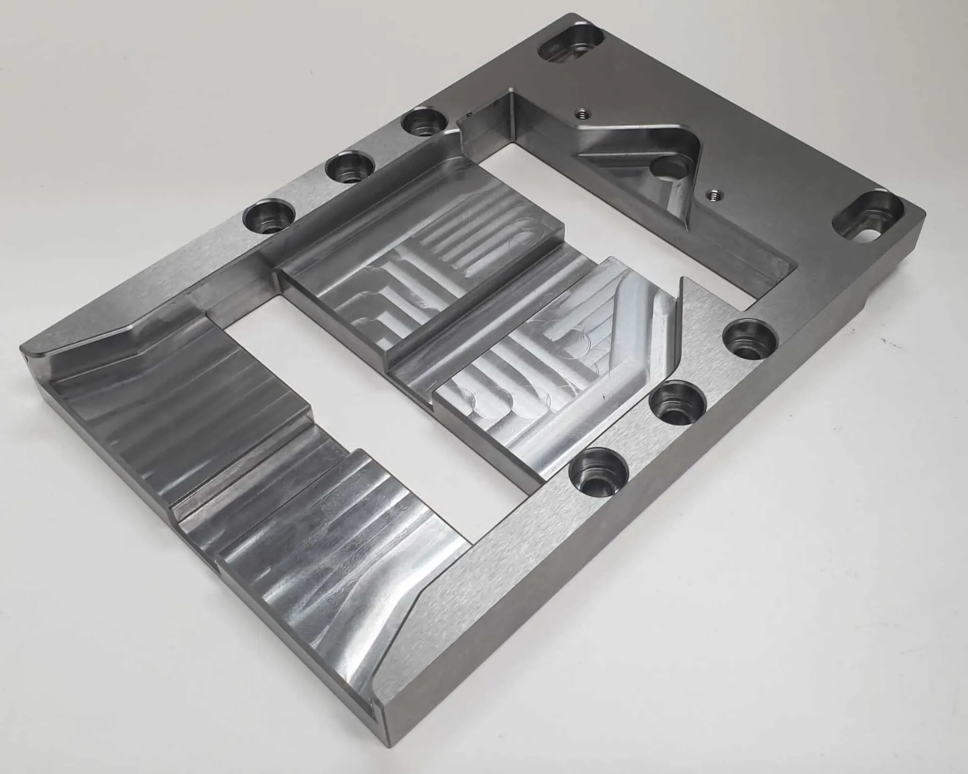 Tool plate
