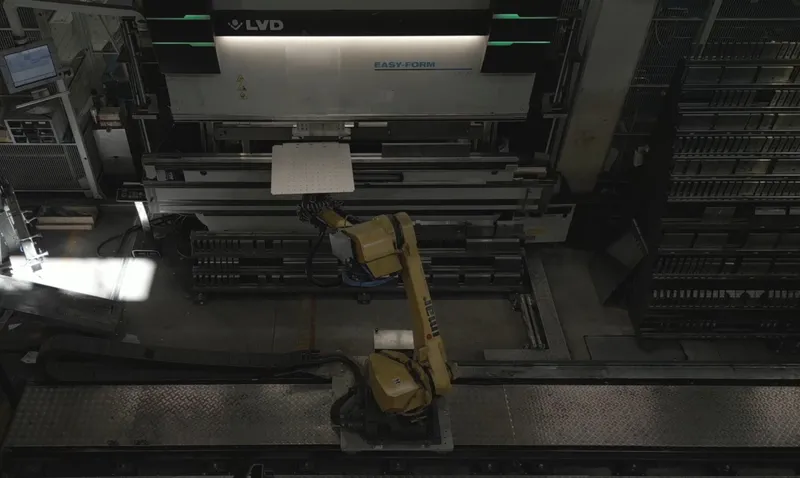 BENDING ROBOT