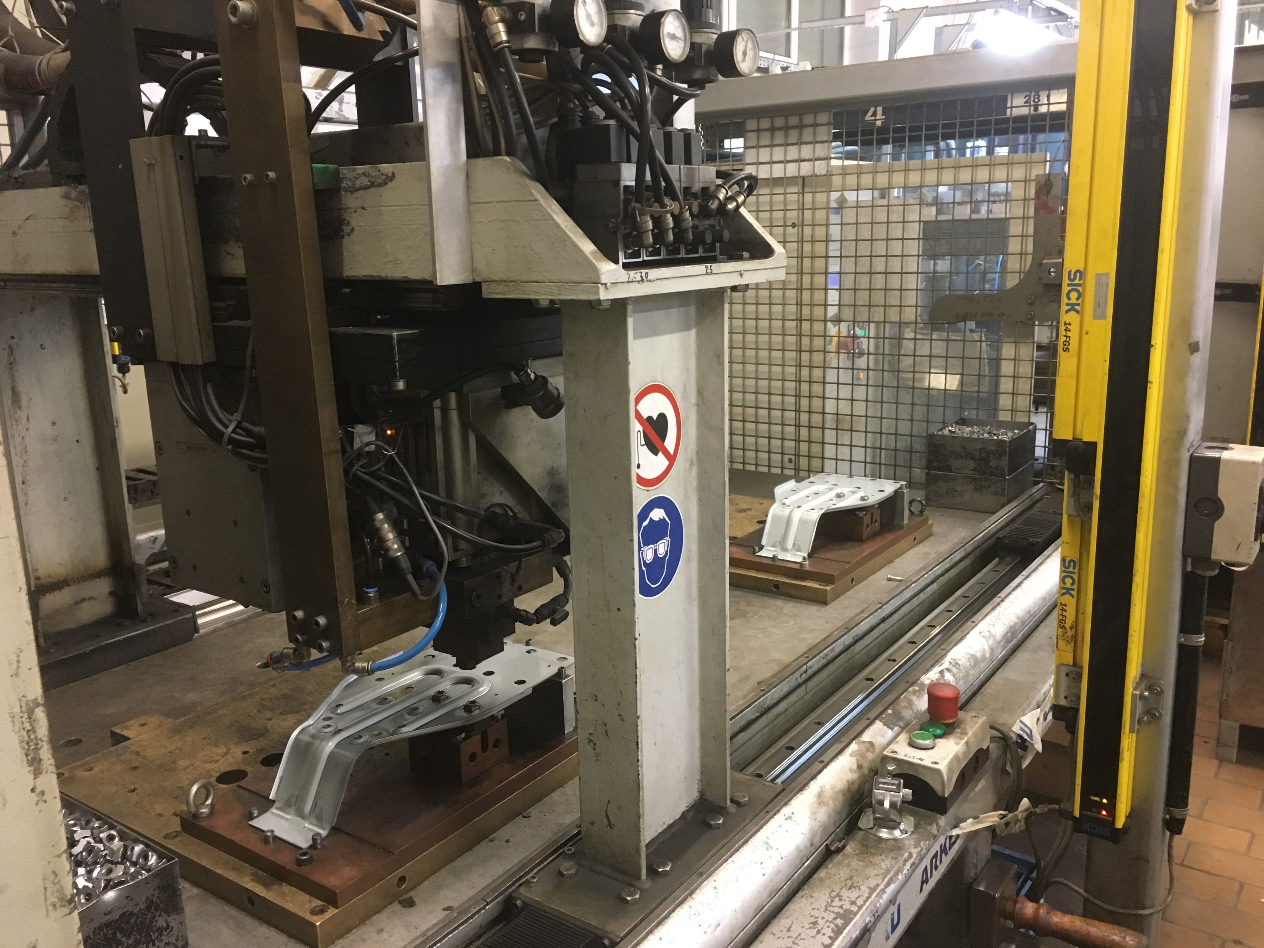 Buckelschweißmaschine