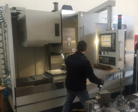 Spinner Vertical Machining Center