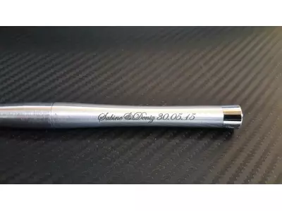 Laserbeschriftung auf hochwertigem Kugelschreiber