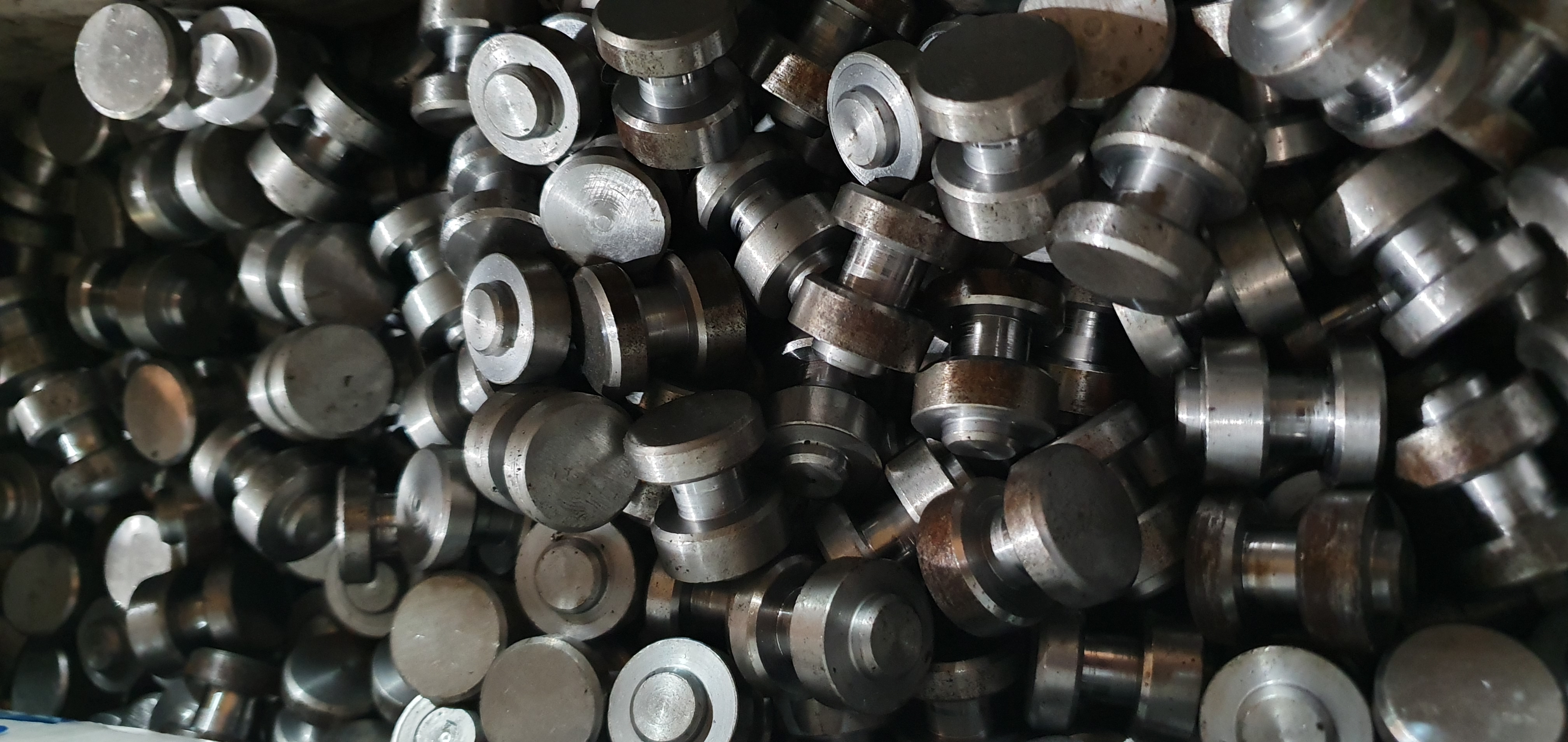 CNC turning small pieecs