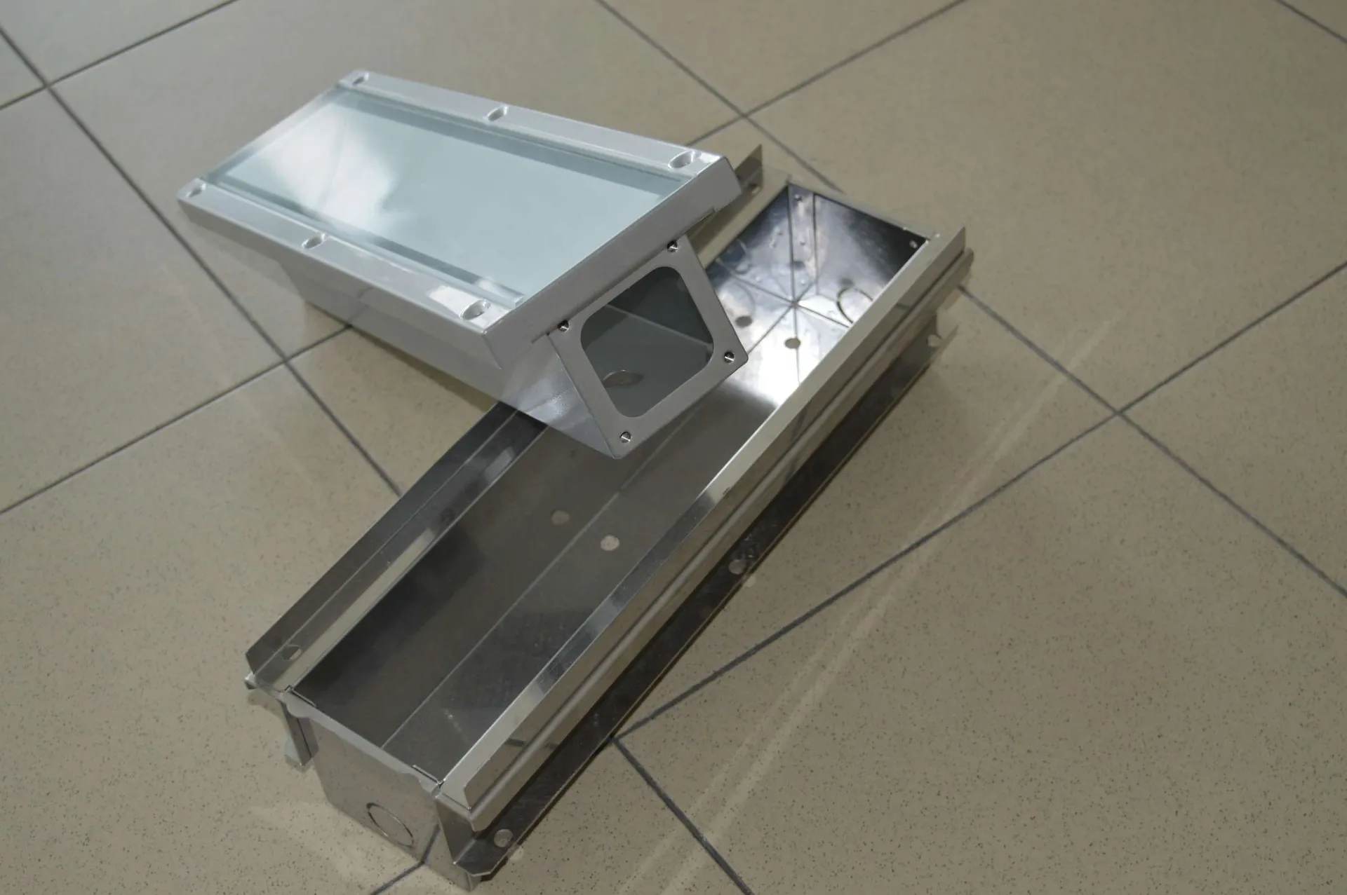 LINEAR LIGHT LAMP