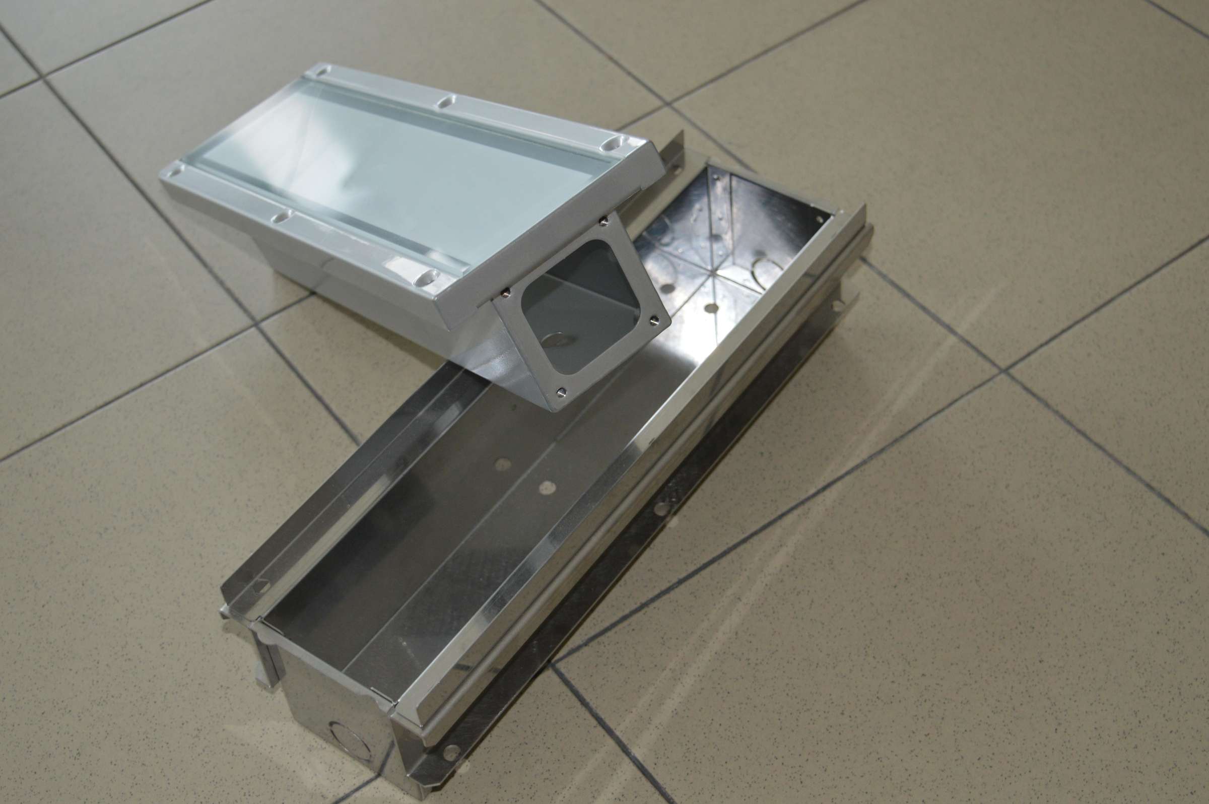 LINEAR LIGHT LAMP