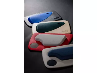 Türvekleidung Mehrfarbige oder Mehrkomponente mit intergriertem Gitter