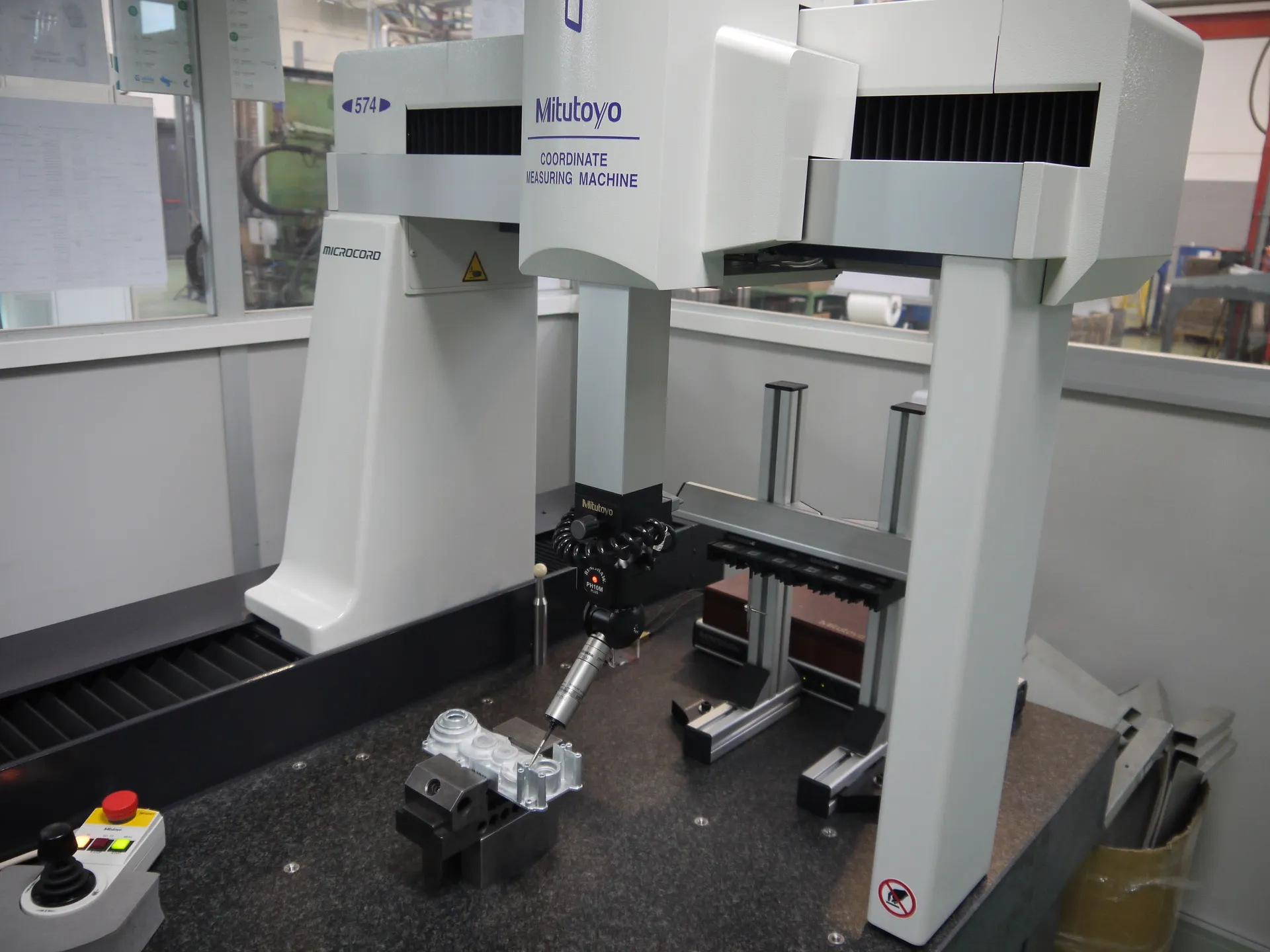 Measuring Machine