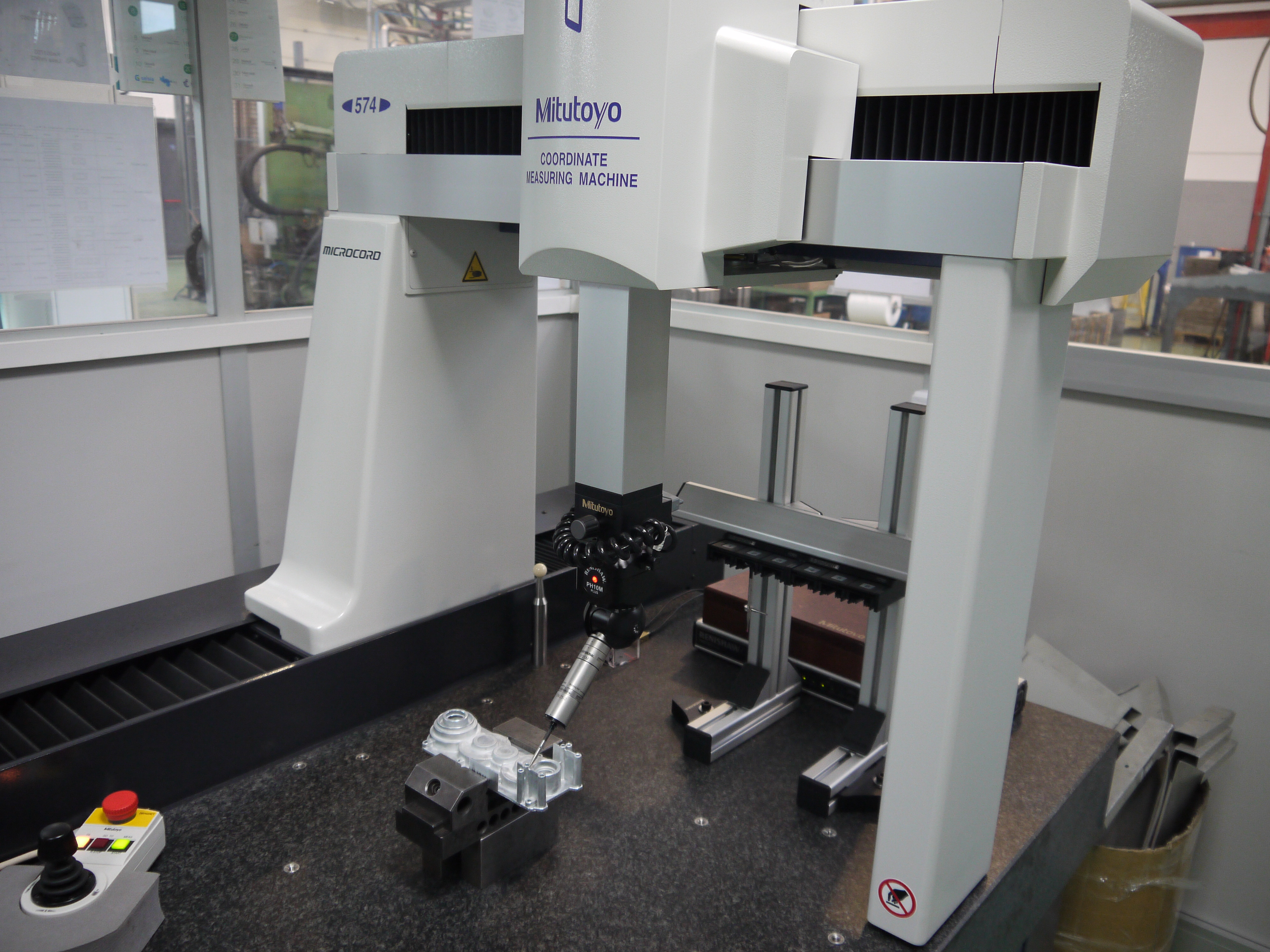 Measuring Machine
