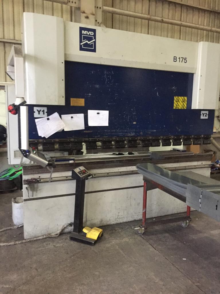 4 stucks bendingmachine