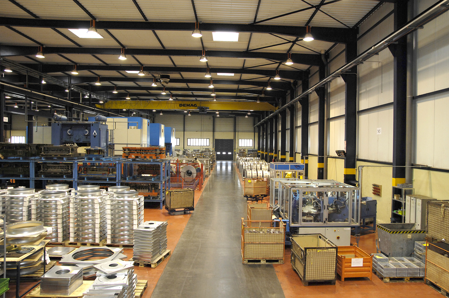 Raw material warehouse