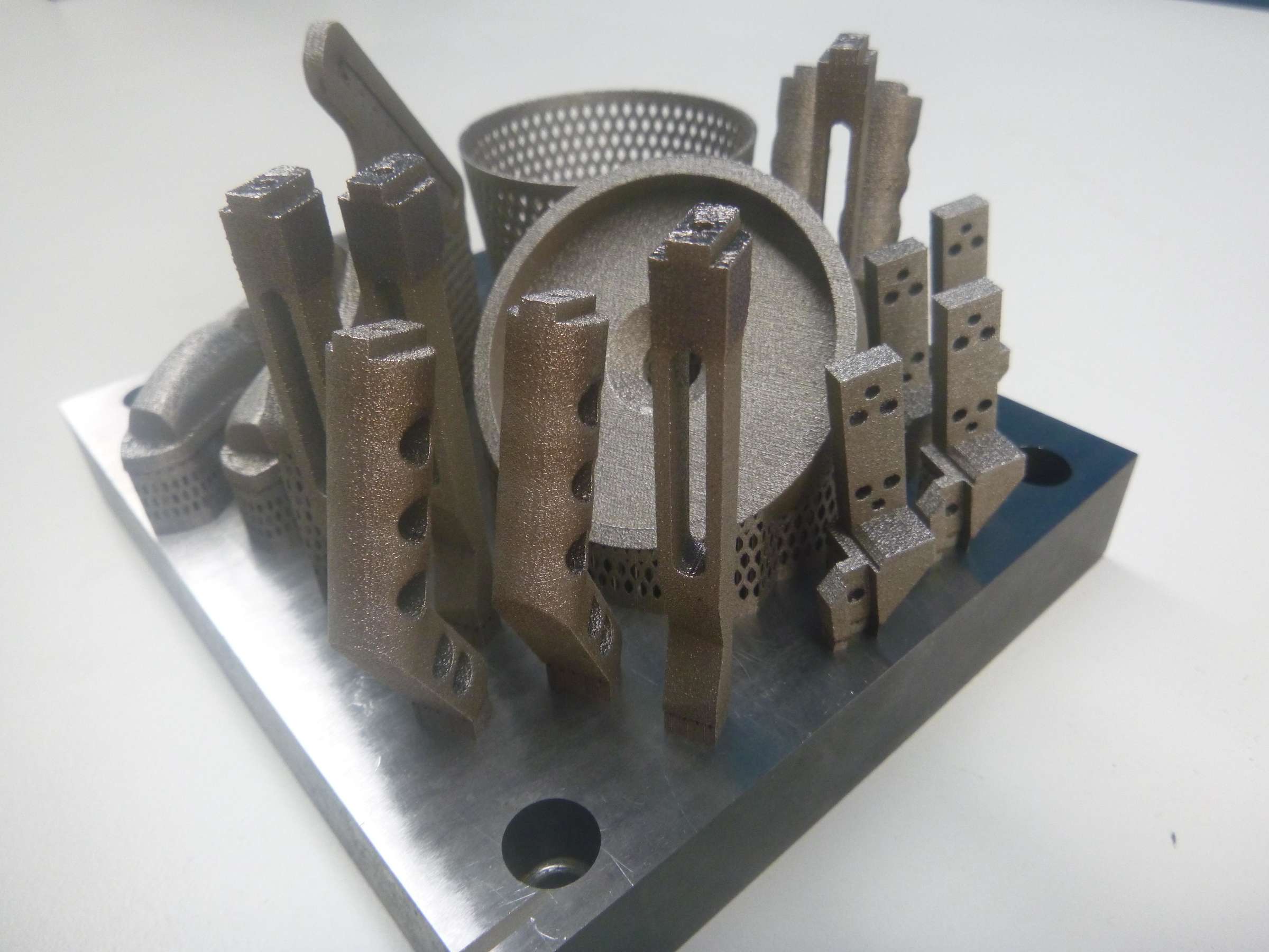 Bauplatte mit Anbauteile
