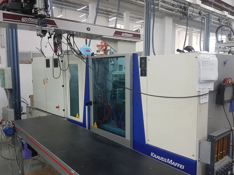 KM80 C  robot Wittmann