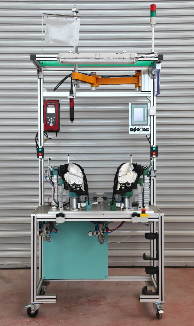 Assembly bench
