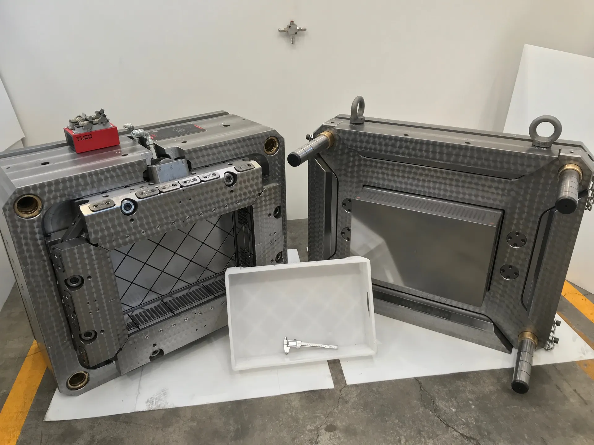 Crate mold