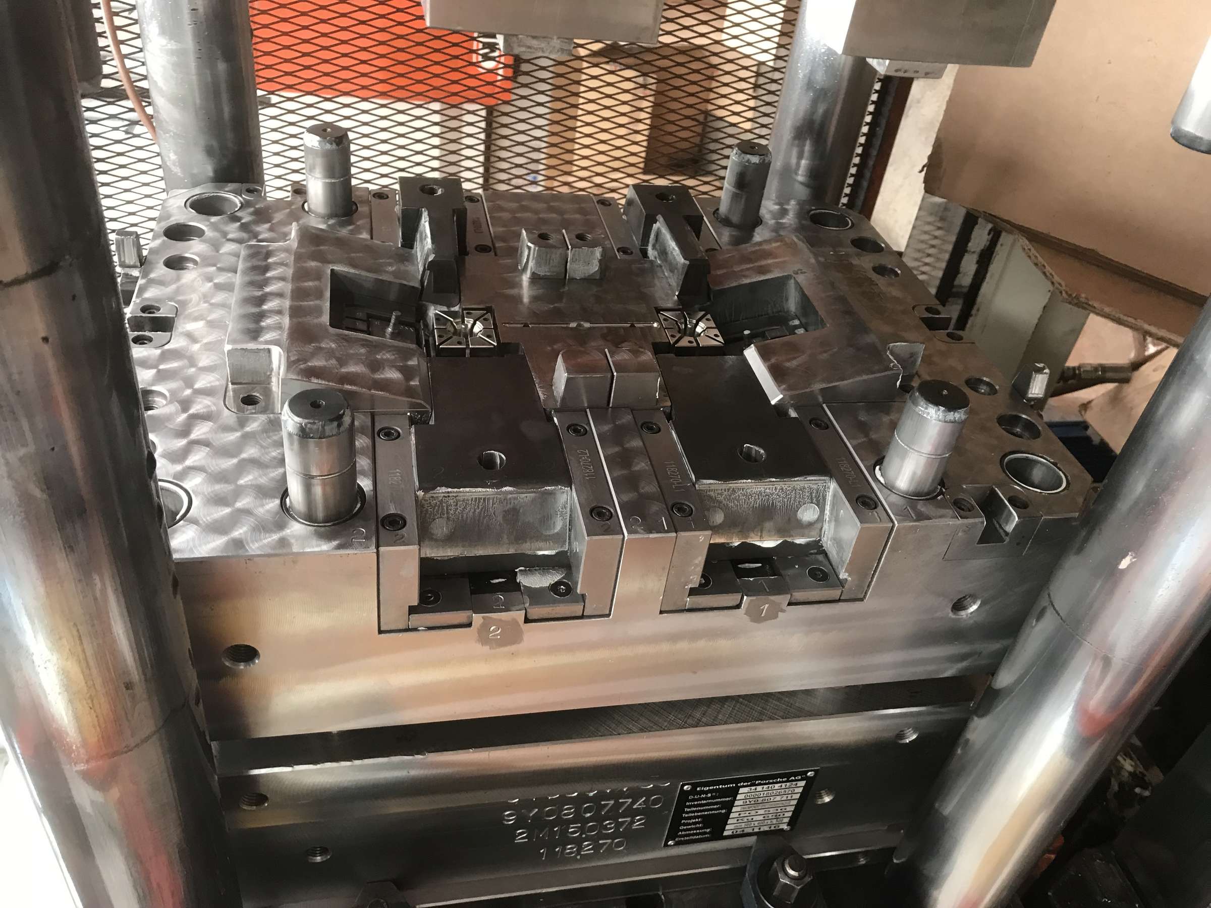 Automotive component with metal insert