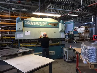 PRESSO PIEGATRICE PSG 100 TON 310 SINCRO