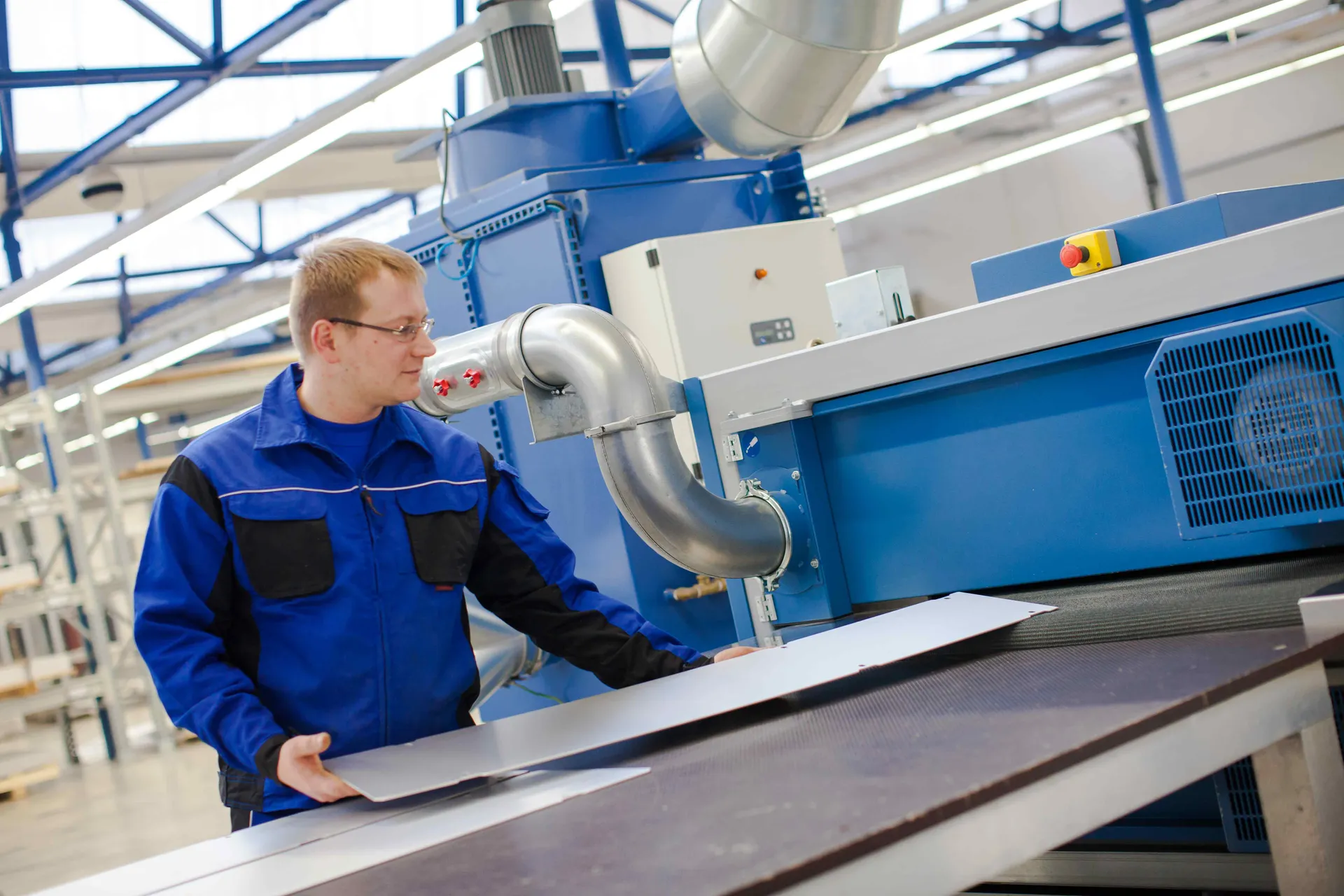 Entgratemaschine fuer Bleche bis 1000mm breite