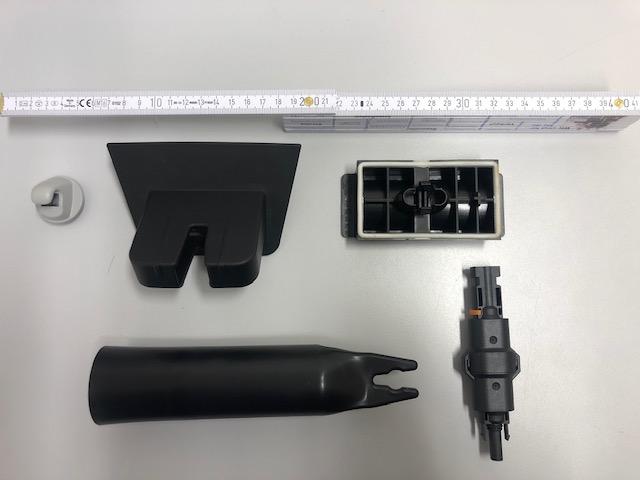 Diverse Kunstsoffteile Automobilindustrie.jpg