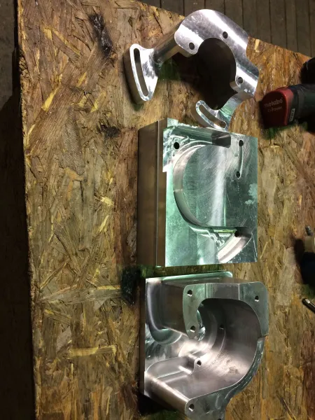 Servomotor halter