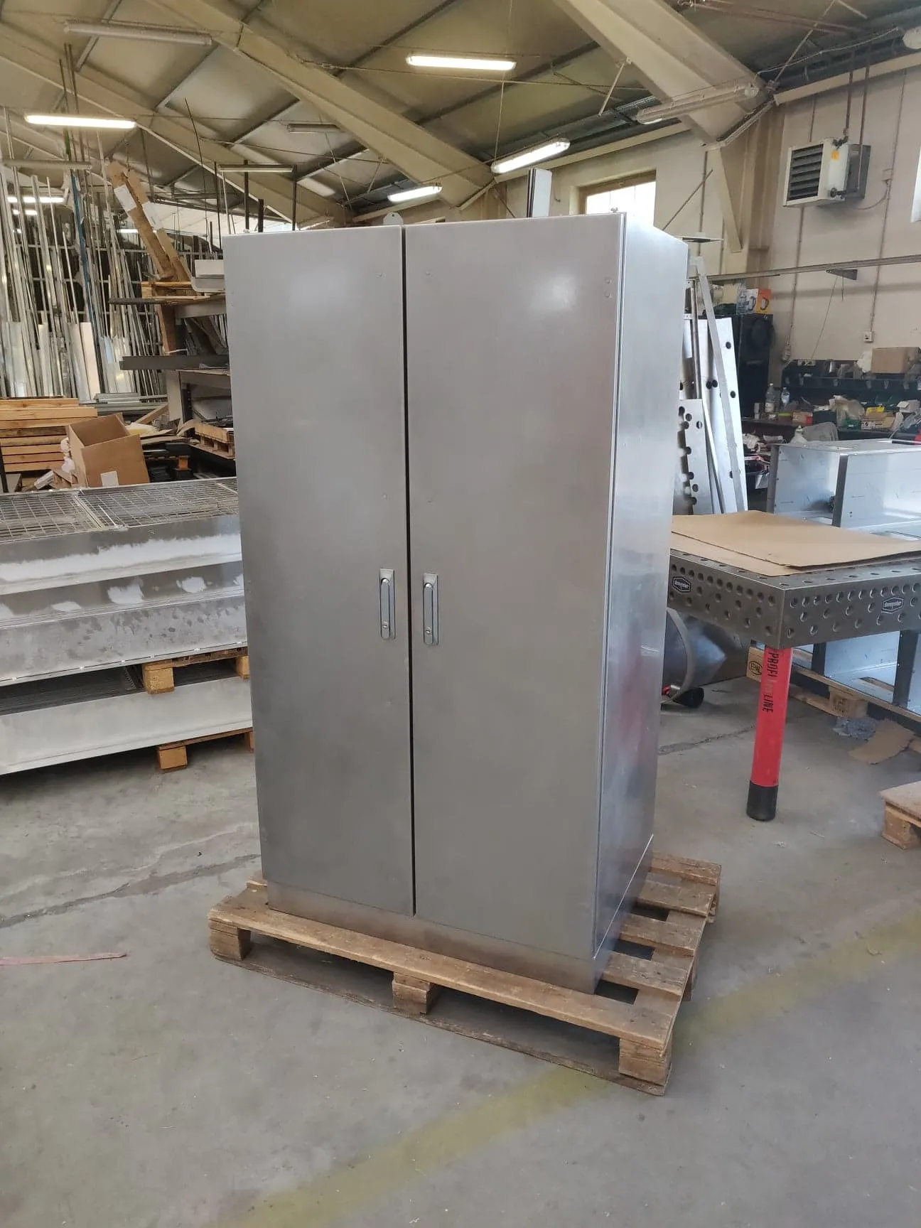 Metall Kleiderschrank