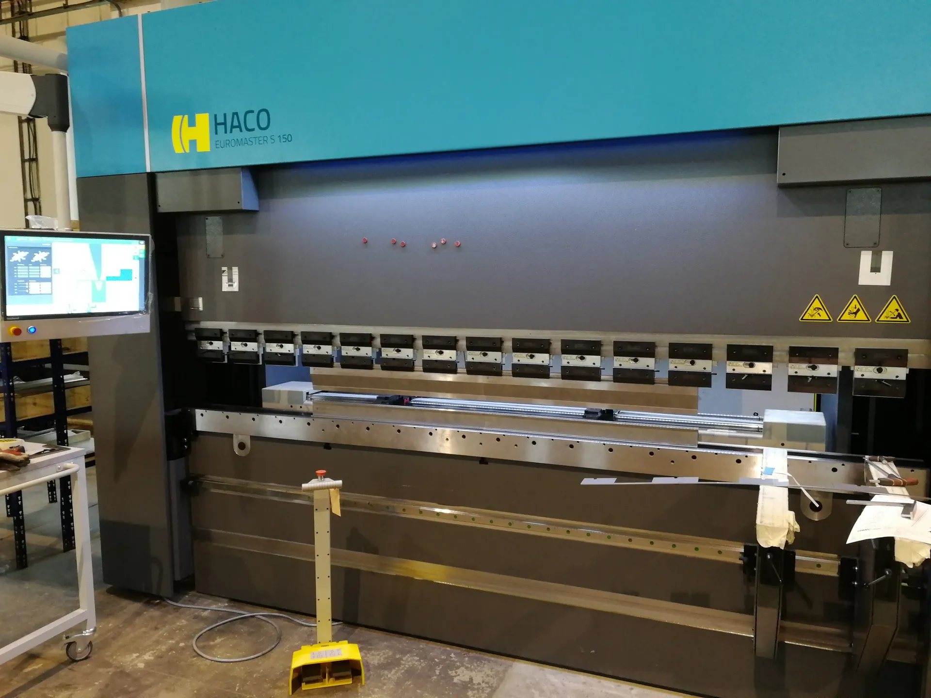 CNC Bending machine