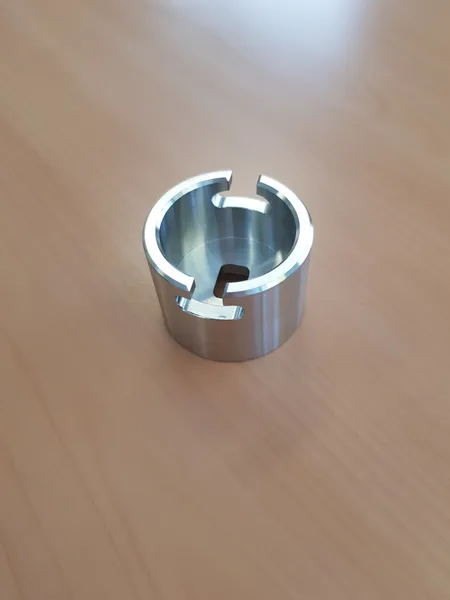 Keyhole ring valve