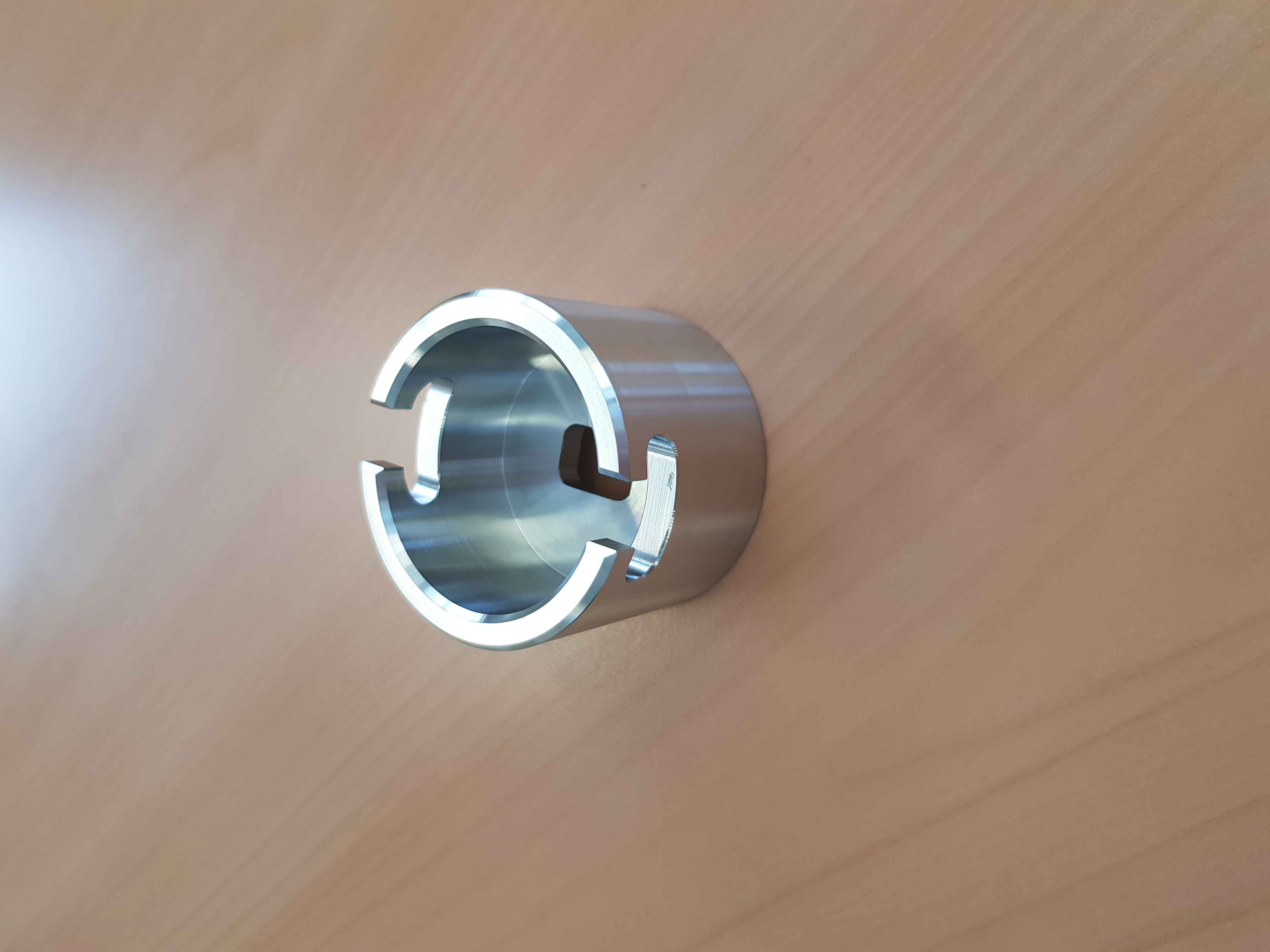 Keyhole ring valve