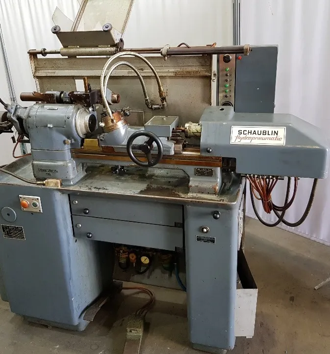 Tornio semiautomatico