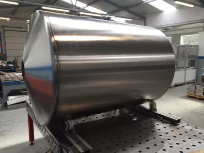 Edelstahltank