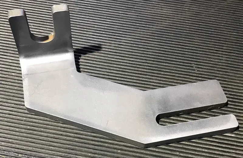 Halter Wasserstrahlschneiden, kanten, entgraten
